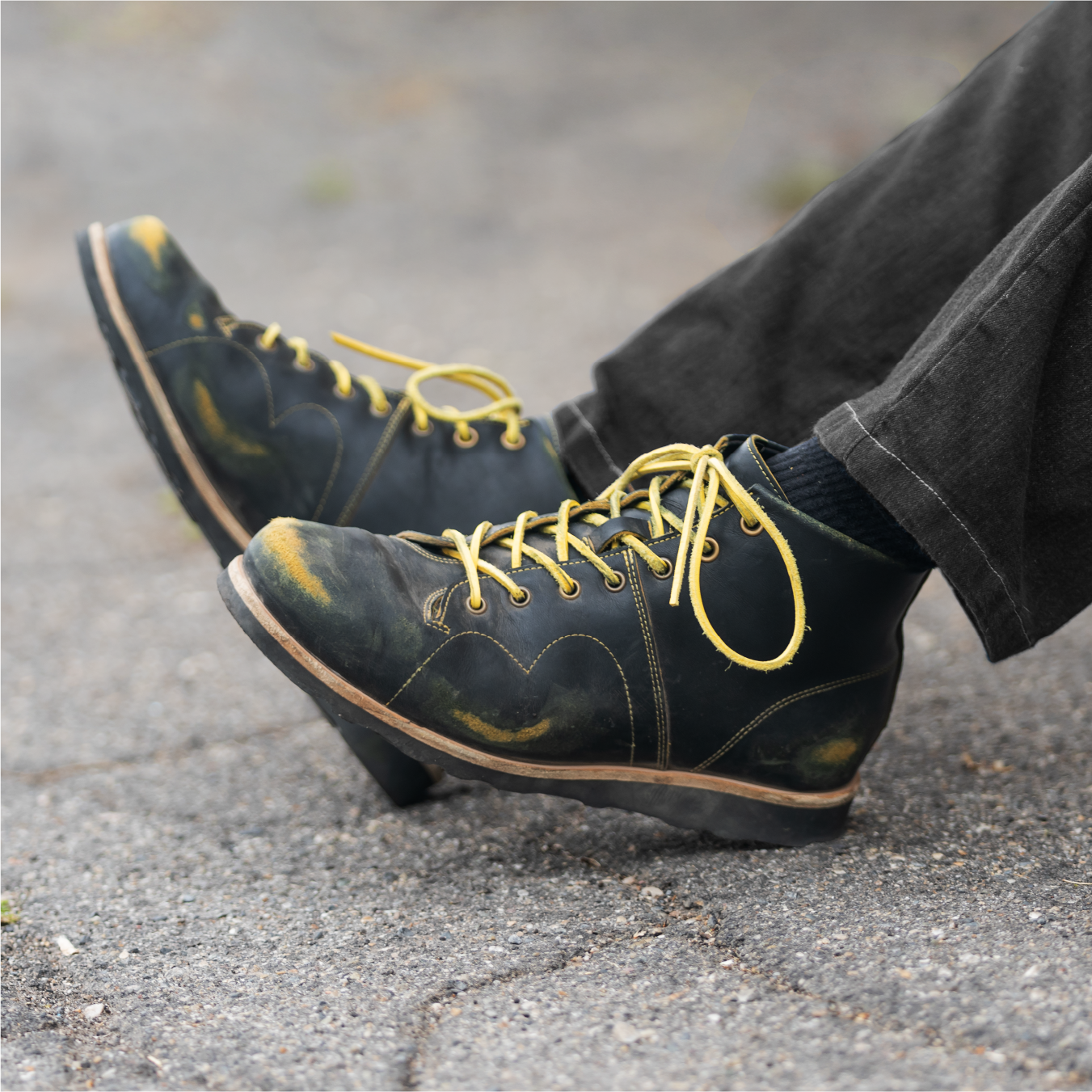 ロージーモンスター Monkey Boot – Rose Anvil