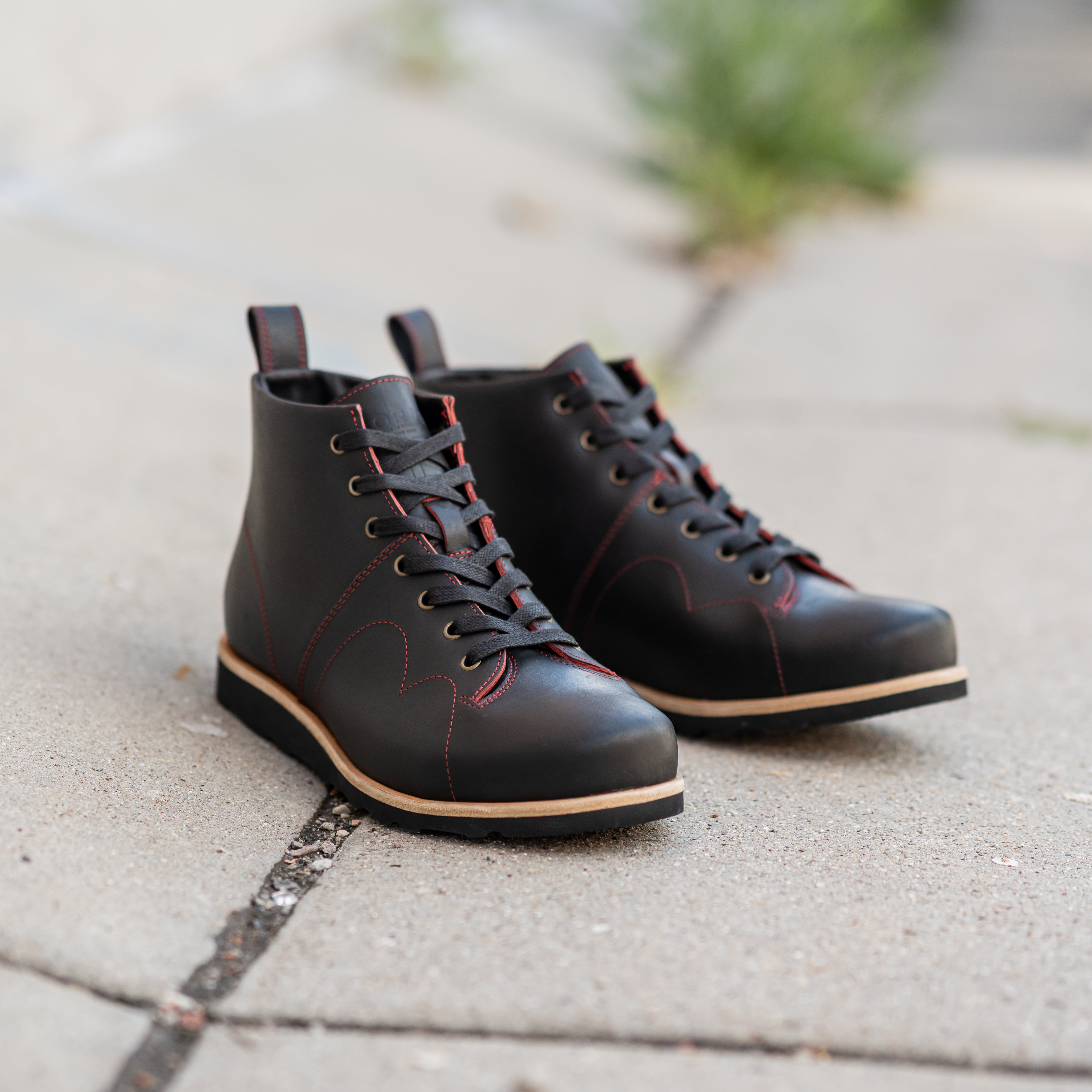 Monkey Boot – Rose Anvil